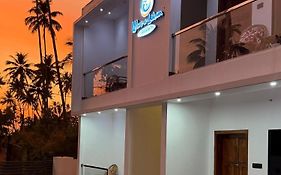 Wavealokam Beach Retreat